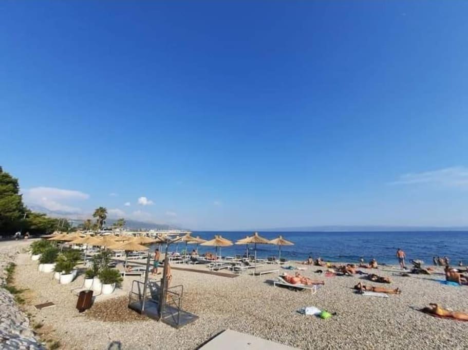 ספליט Bright And Colourful Apartment Luce -Sandy Beach מראה חיצוני תמונה